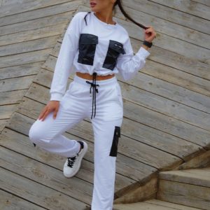 Замовити онлайн білий спортивний костюм з кишенями (розмір 42-48) для жінок