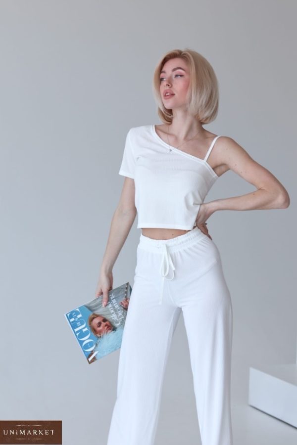 Купить в интернете белого цвета трикотажный костюм с топом на одно плечо для женщин