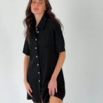 Заказать онлайн черное льняное платье-рубашка с разрезом (размер 42-48) для женщин