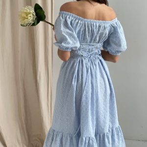 Приобрести в интернете голубое платье с открытыми плечами и шнуровкой (размер 42-52) для женщин