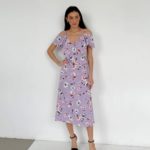 Замовити онлайн бузкове квіткове плаття з льону (розмір 42-52) для жінок