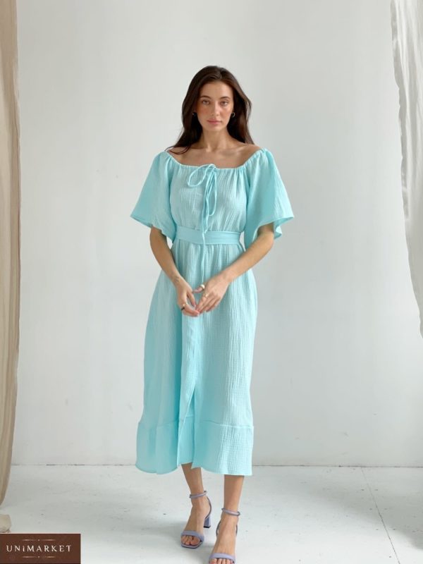 Заказать голубое женское летнее свободное платье с открытыми плечами по скидке