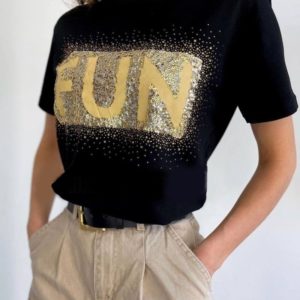 Замовити онлайн чорну футболку FUN з паєтками і стразами для жінок