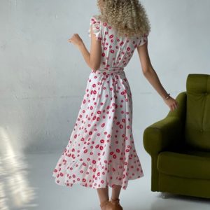 Замовити онлайн білу літню сукню з поцілунками (розмір 42-52) для жінок