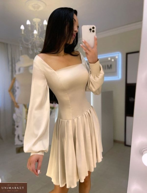 Купить онлайн кремовое женское шелковое платье с длинным рукавом и квадратным вырезом