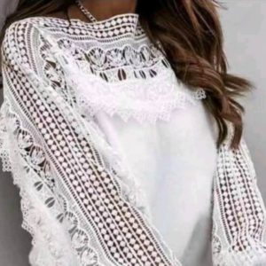 Замовити по знижці білу блузу з мереживом для жінок