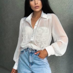 Купить женскую белую блузу из шифона с нашивками в интернете