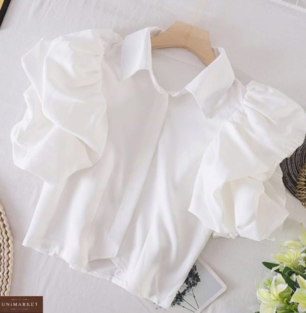 Купити білу жіночу повітряну блузу з об'ємними рукавами на літо
