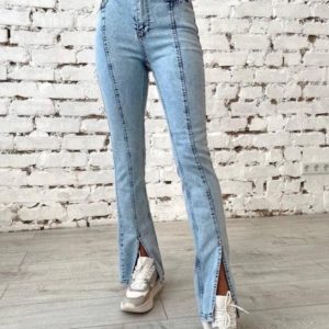 Замовити онлайн блакитні джинси з розрізами спереду для жінок