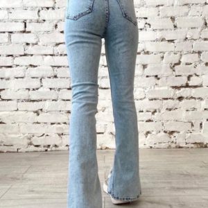 Придбати вигідно блакитні джинси з розрізами спереду для жінок