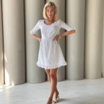 Замовити біле жіноче бавовняне плаття з вишивкою і відкритою спиною (розмір 42-48) онлайн
