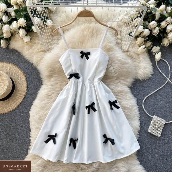 Заказать недорого белое платье на бретельках с бантиками онлайн