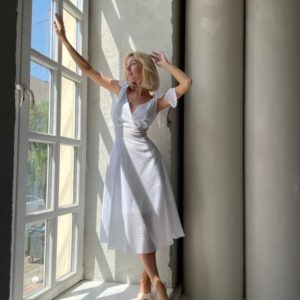Купить белое платье для женщин миди с завязками (размер 42-52) онлайн