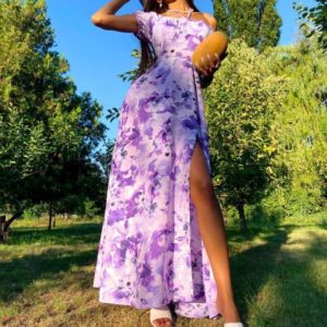 Купить по скидке лиловое платье макси с открытыми плечами (размер 42-48) женское