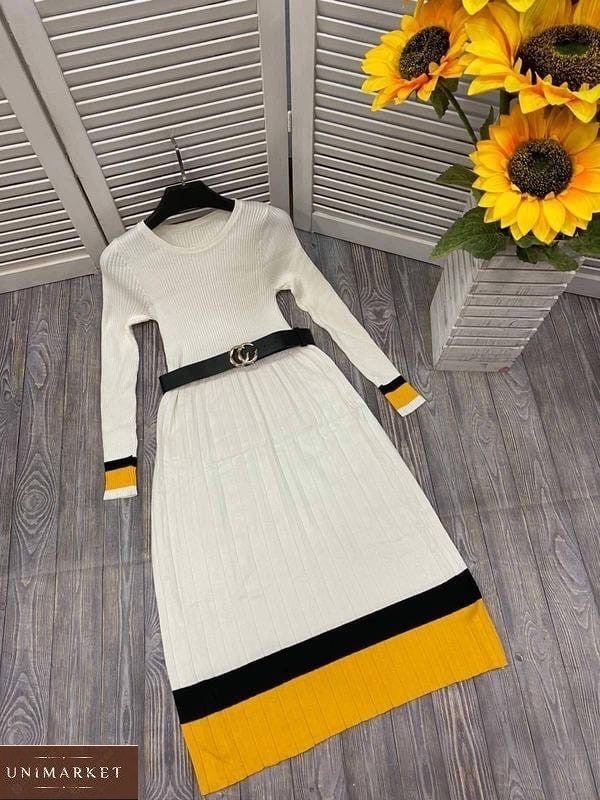Купить в Украине молочное вязаное платье плиссе с поясом для женщин