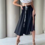 Купити чорну спідницю з софт-шовку з розрізом (розмір 42-52) для жінок онлайн