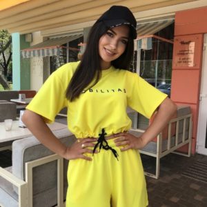 Приобрести желтый женский спортивный костюм c шортами и топом (размер 42-48) онлайн