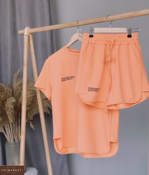 Замовити персиковий жіночий прогулянковий костюм: шорти і футболка в інтернеті
