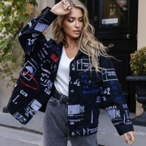 Купить выгодно черную джинсовую куртку с принтом для женщин