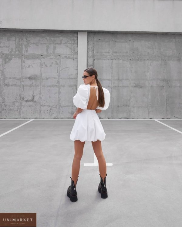 плаття з відкритою спиною білого кольору за вигідною акційною ціною в Unimarket