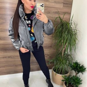 Заказать графит женскую короткую куртку с объемными карманами онлайн