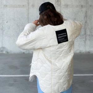 Заказать по скидке белую стёганую куртку без воротника (размер 42-48) женскую