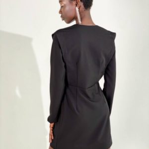 Замовити чорне жіноче костюмне плаття-піджак в Україні