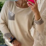Замовити беж жіночий светр з камінням і люрексом (розмір 44-48) онлайн