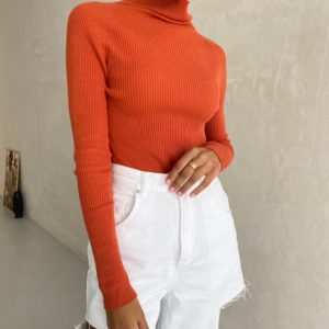 женский гольф под горло оранжевого цвета по акционной цене в интернет магазине