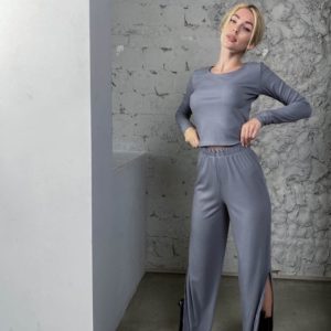 Приобрести выгодно женские трикотажные штаны с разрезами (размер 42-56) серого цвета