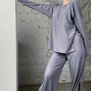 Заказать по скидке женские трикотажные штаны с разрезами (размер 42-56) серого цвета
