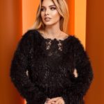 Купити онлайн чорний светр травичка з люрексом (розмір 48-64) для жінок