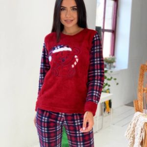 Купить красную женскую плюшевую пижаму в клетку (размер 42-50) по скидке