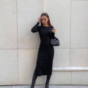 Замовити чорну жіночу трикотажну сукню з відкритою спиною (розмір 42-48) онлайн