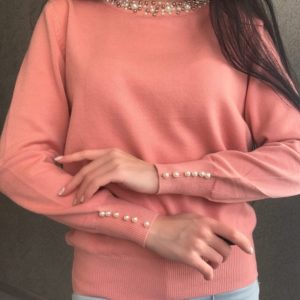 Купити корал жіночий светр з намистинками по знижці