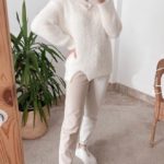 Купити білий жіночий светр трава з розрізом по знижці
