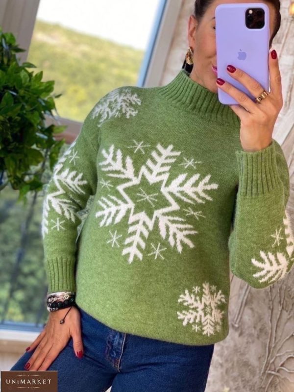 Купить онлайн свитер со снежинками зеленый женский