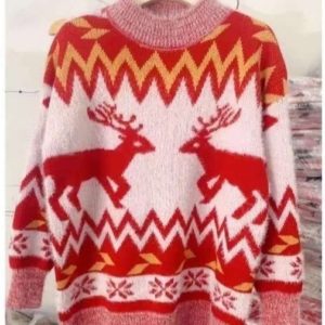 Купить онлайн красный женский свитер травка с оленями