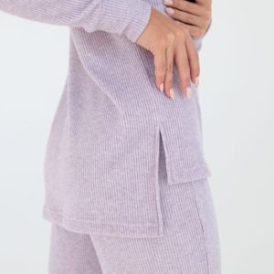 Купить онлайн лиловый женский костюм из ангоры с брюками палаццо