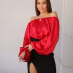 Замовити за низькими цінами блузу червону з шовку з об'ємними рукавами для жінок