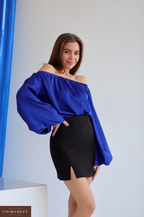 Купить по скидке женскую блузу из шёлка с объемными рукавами синего цвета