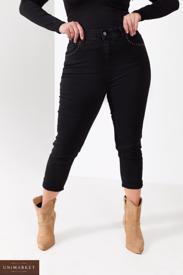 Купить онлайн черного цвета джинсы-бриджи с камнями (размер 50-58) для женщин