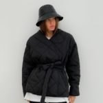 Придбати чорну жіночу стьобану куртку-кімоно (розмір 42-48)