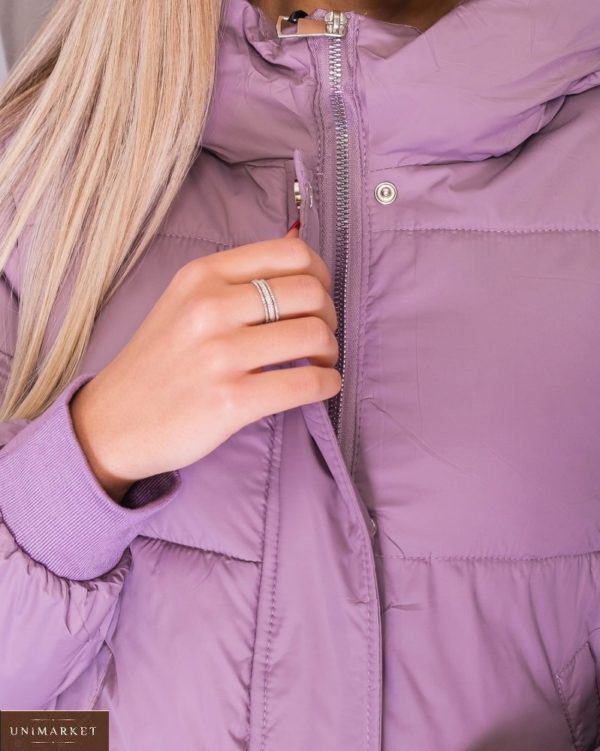 Заказать онлайн лиловую короткую куртку с капюшоном для женщин