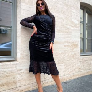 Купить в интернете черное бархатное платье в кружевом (размер 50-56) для полных женщин
