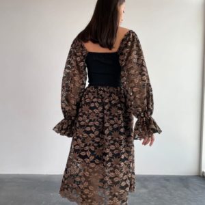 Купить онлайн коричневое платье миди в кружевом (размер 42-52) для женщин