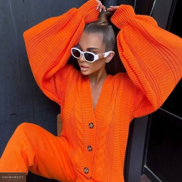Купити по знижці помаранчевий яскравий костюм з об'ємним кардиганом для жінок
