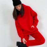 Замовити червоного кольору жіночий теплий костюм зі худі (розмір 42-48) по знижці