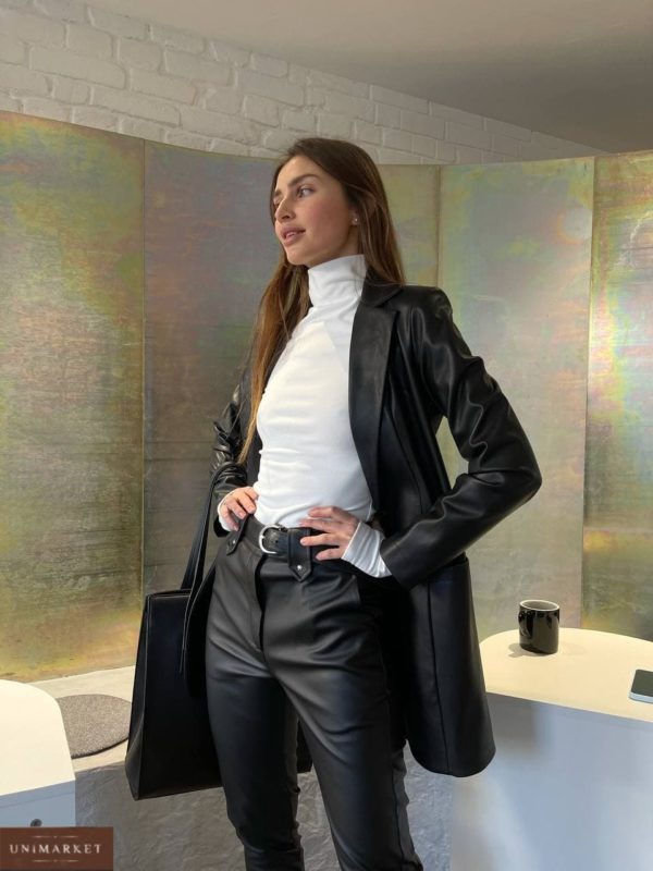 женский удлинённый пиджак из экокожи на замше черного цвета по акционной стоимости