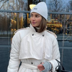 женский утеплённый тренч пальто жемчужного цвета недорого с быстрой доставкой по Украине